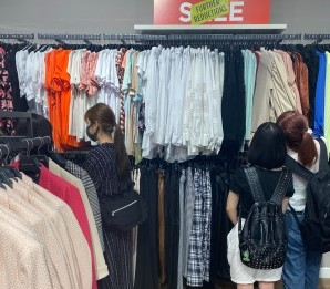 マルタ留学 ショッピングモールでお買い物 通信制高校 東京 代々木グローバルハイスクール マルタ留学 ショッピングモールでお買い物 通信制高校 東京 代々木グローバルハイスクール
